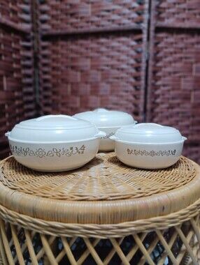 Vintage Pelicano Insulated Dishes